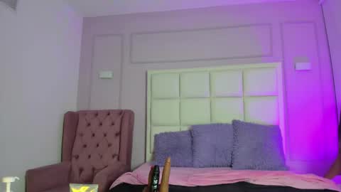 Snapshot of liajohnnson chatting on March 18, 3:42 am liajohnnson online show from March 18, 3:42 am