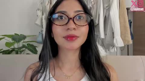 Lia Johnsons online show from June 1, 2:02 am