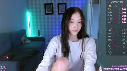 Snapshot of lialilia chatting on September 23, 8:28 am lialilia online show from September 23, 8:28 am