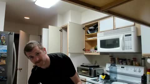 Snapshot of liam_1985 chatting on January 25, 12:17 am Liam online show from January 25, 12:17 am