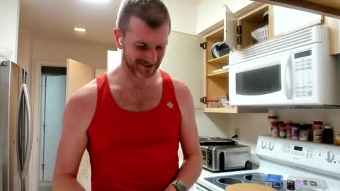 Snapshot of liam_1985 chatting on February 20, 12:52 am Liam online show from February 20, 12:52 am