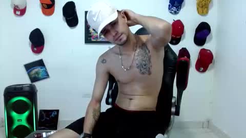 Snapshot of liam_andres12 chatting on April 14, 8:59 pm Andres online show from April 14, 8:59 pm