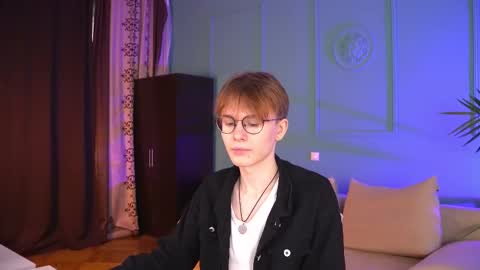 Snapshot of liam_blair chatting on March 18, 5:21 am LIAM online show from March 18, 5:21 am