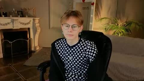 Snapshot of liam_blair chatting on March 28, 5:29 am LIAM online show from March 28, 5:29 am