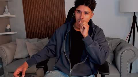 Snapshot of liam_colliins chatting on September 21, 11:45 am Liam Collins online show from September 21, 11:45 am