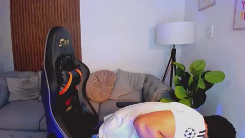 Snapshot of liam_colliins chatting on September 29, 11:48 am Liam Collins online show from September 29, 11:48 am