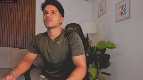 Snapshot of liam_colliins chatting on October 3, 11:51 am Liam Collins online show from October 3, 11:51 am