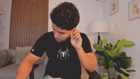 Snapshot of liam_colliins chatting on October 7, 11:51 am Liam Collins online show from October 7, 11:51 am