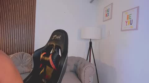 Snapshot of liam_colliins chatting on October 9, 11:52 am Liam Collins online show from October 9, 11:52 am