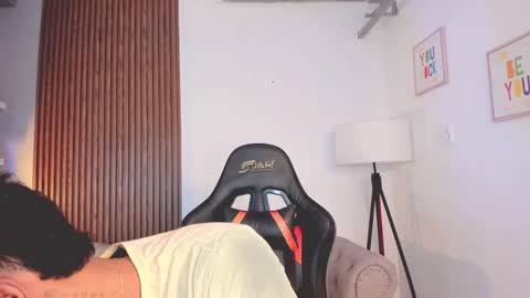 Snapshot of liam_colliins chatting on October 16, 11:55 am Liam Collins online show from October 16, 11:55 am