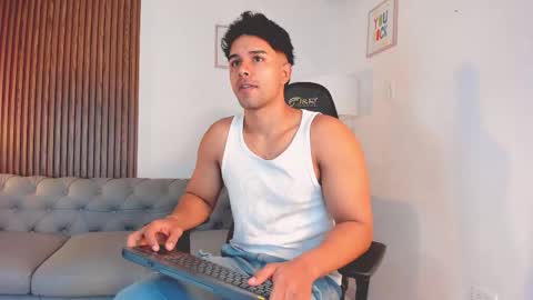 Snapshot of liam_colliins chatting on October 18, 11:33 am Liam Collins online show from October 18, 11:33 am