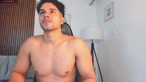 Snapshot of liam_colliins chatting on October 21, 11:44 am Liam Collins online show from October 21, 11:44 am