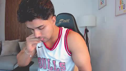 Snapshot of liam_colliins chatting on October 28, 11:36 am Liam Collins online show from October 28, 11:36 am