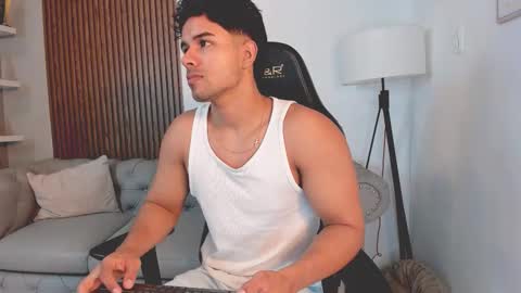 Snapshot of liam_colliins chatting on October 30, 11:44 am Liam Collins online show from October 30, 11:44 am