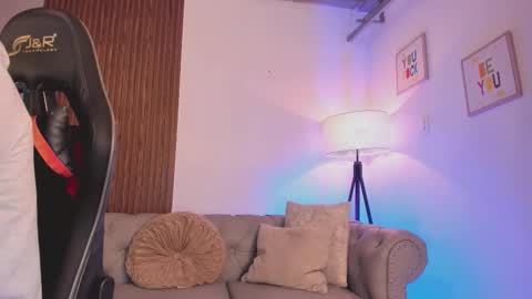 Liam Collins online show from February 5, 11:59 am