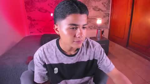 Snapshot of liam_dustin chatting on March 24, 9:20 pm Liam online show from March 24, 9:20 pm