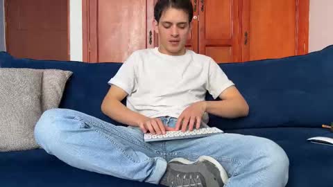 Liam online show from December 5, 3:20 pm