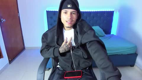 liam_hard01 online show from February 3, 12:32 pm