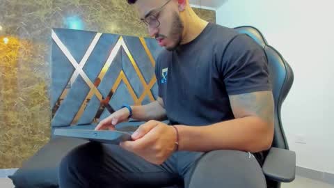 Snapshot of liam_kleiin chatting on September 27, 11:15 am LIAM KLEIN online show from September 27, 11:15 am