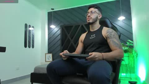 Snapshot of liam_kleiin chatting on October 6, 11:18 am LIAM KLEIN online show from October 6, 11:18 am