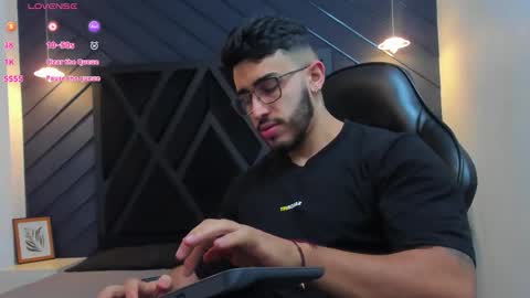 Snapshot of liam_kleiin chatting on October 17, 11:24 am LIAM KLEIN online show from October 17, 11:24 am