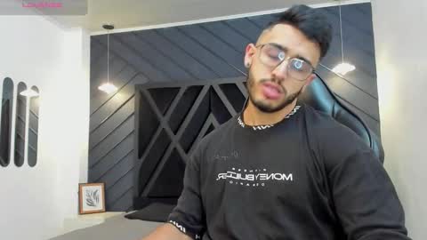 Snapshot of liam_kleiin chatting on October 31, 11:11 am LIAM KLEIN online show from October 31, 11:11 am