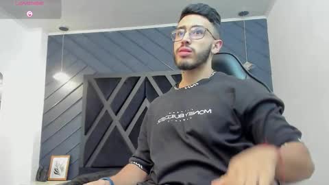 LIAM KLEIN online show from November 22, 11:09 am