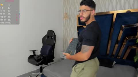 LIAM KLEIN online show from December 2, 11:15 am