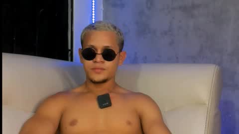 liam_knight online show from December 2, 3:45 am