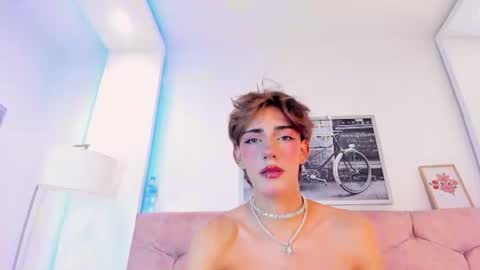 Snapshot of liam_leone chatting on June 23, 2:37 pm liam_leone online show from June 23, 2:37 pm