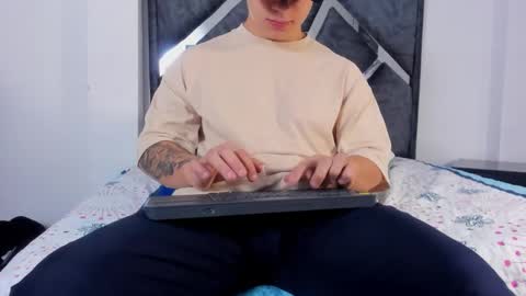 Call me Lian online show from February 16, 12:12 pm