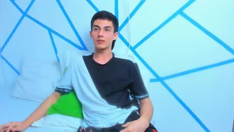 liam_scott7 online show from December 5, 11:18 pm