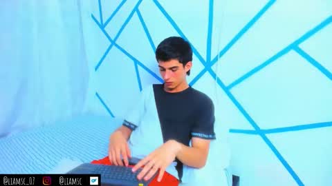 liam_scott7 online show from September 25, 5:11 am