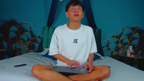 Snapshot of liam_sinclair chatting on January 18, 4:33 pm Liam online show from January 18, 4:33 pm