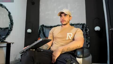 Liam online show from December 20, 10:39 pm