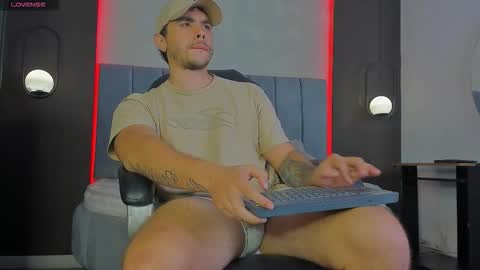 Snapshot of liam_walk chatting on March 8, 2:10 pm Liam online show from March 8, 2:10 pm