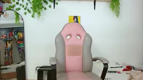 liamxul online show from September 25, 6:00 pm