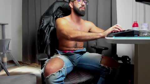 Liam online show from March 2, 10:14 am