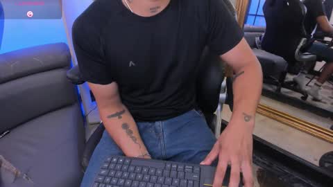 LiamDeep online show from December 16, 9:42 pm