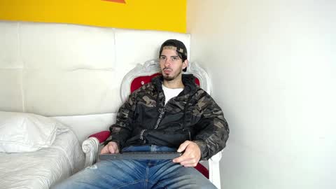 LiamLuxe online show from December 5, 12:00 pm