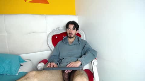 LiamLuxe online show from December 12, 6:21 pm