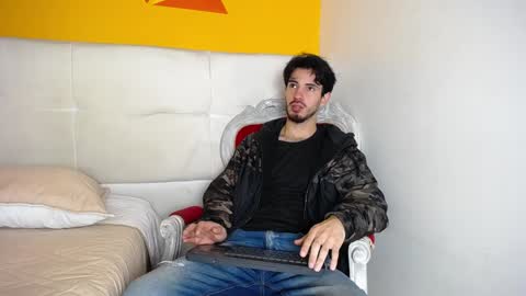 LiamLuxe online show from December 18, 12:18 pm