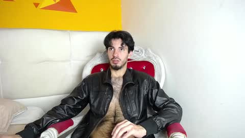 LiamLuxe online show from December 19, 1:07 pm