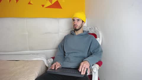 LiamLuxe online show from January 2, 12:03 pm