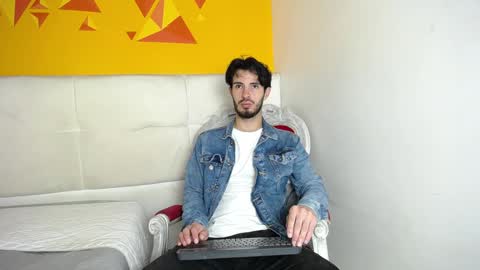 LiamLuxe online show from January 5, 12:10 pm