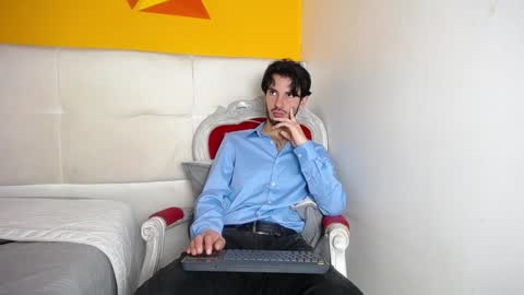 LiamLuxe online show from January 8, 3:39 pm