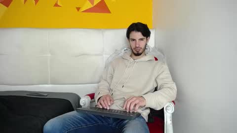 LiamLuxe online show from February 11, 12:27 pm