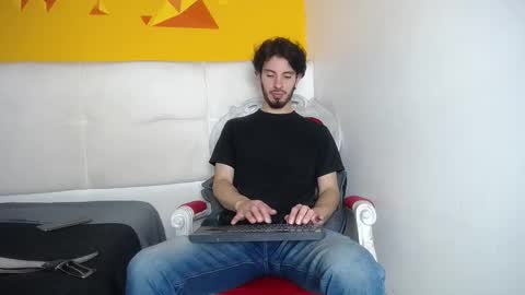 LiamLuxe online show from February 18, 3:43 pm