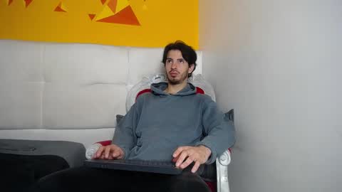 LiamLuxe online show from February 25, 12:45 pm