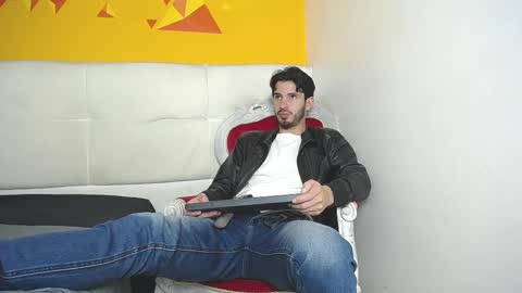 LiamLuxe online show from March 8, 7:09 pm